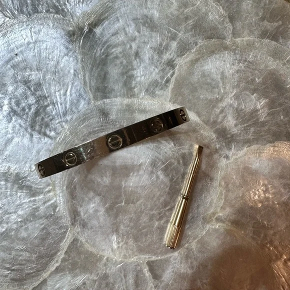 Gold Love Bracelet - Picture 2 of 4